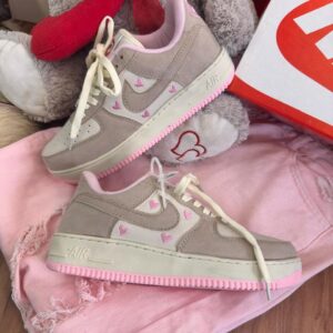 Nike Air Force Love
