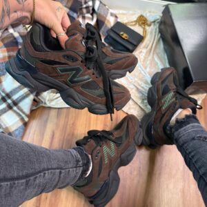 Tênis New Balance 9060 Couro Marrom
