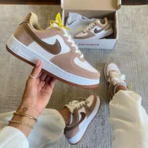 Tênis Nike Air Force Camurça Feminino