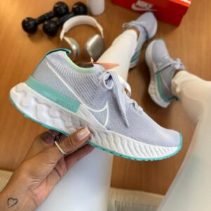 Tênis Nike Infinity React