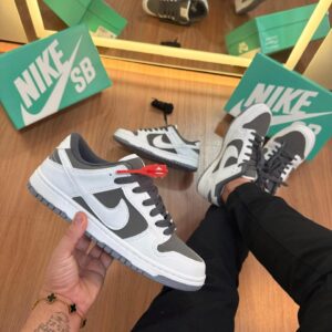 Tênis Nike  SB Dunk  Cinza/Branco
