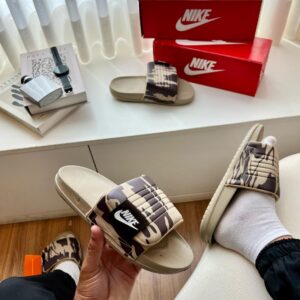 Chinelo Nike Offcourt Adjust Eva