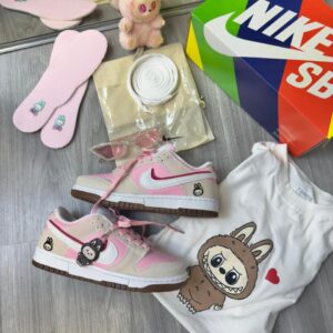 Tênis Nike Dunk x Labubu