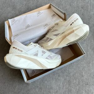 Tênis New balance FuelCell SC Elite v4