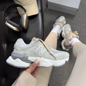 Tênis New Balance 9060 Couro Off/Bege