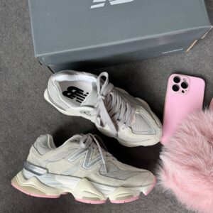 Tênis New Balance 9060 Couro Cinza / Rosa