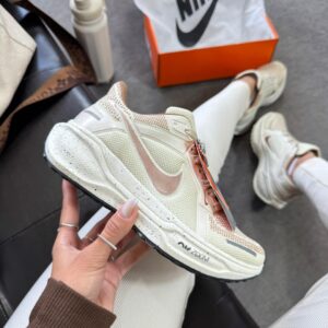 Tênis Nike  Pegasus  Areia/Caramelo