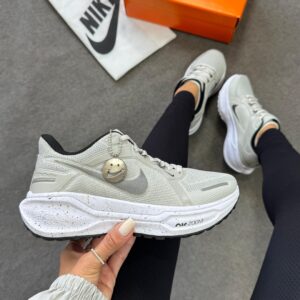 Tênis Nike  Pegasus  Cinza