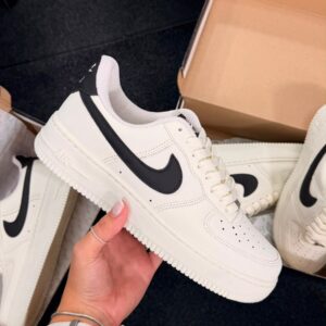 Tênis Nike Air Force Off/Preto